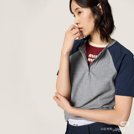 Miu 2026早春撞色亨利领Tee恤031601 商品图5