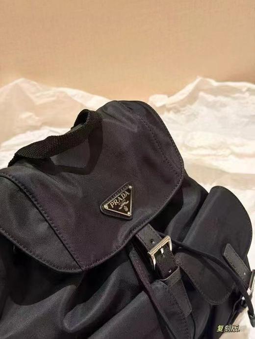 F031625春季新款尼龙大容量轻度防水超耐磨舒适时髦双肩包 商品图3