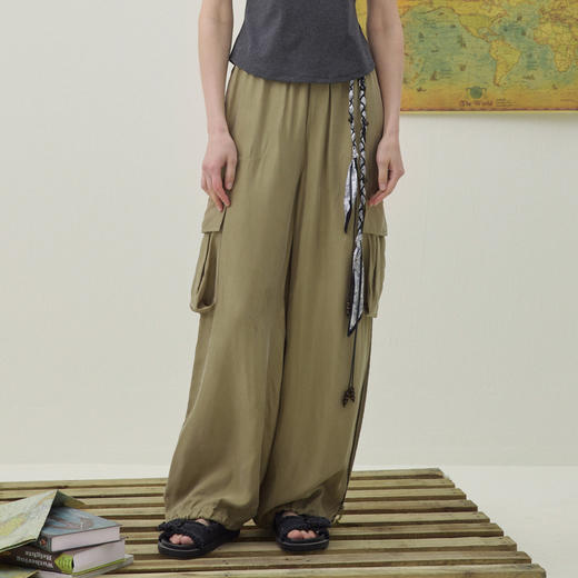 谜底工装阔腿裤长裤2026年夏季新品松紧腰裤脚可调节女262MK0623 商品图0