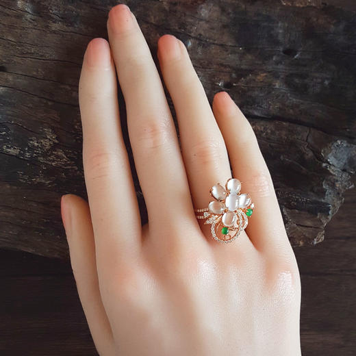 【天然正品】A货翡翠AU750玫瑰金镶钻镶天然花朵造型细腻白色高冰种蛋面翡翠戒指14号（戒圈可改）070326NJS02 商品图7