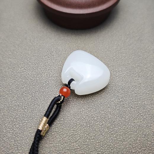 新疆和田玉且末料羊脂玉饱满宝宝锁 312-9 商品图2