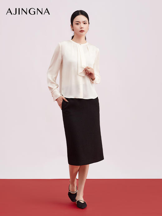 【商场同款】阿菁娜春季新款飘带衫不对称荷叶边珍珠扣点缀精致灵动柔美A31C109013 商品图4