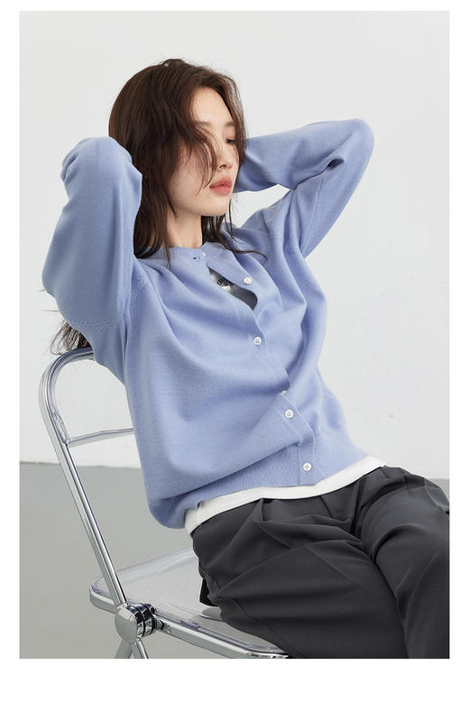 【春款刺绣纯色小开衫】宽松版型各种身材都可驾驭  日常单穿或者叠穿都推荐 精致的刺绣设计，软糯的线纱 商品图2