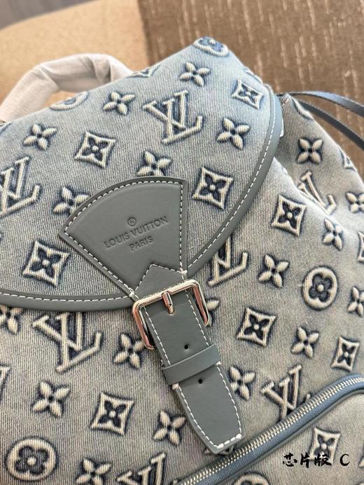 F0316114复古感满满水洗牛仔布+Monogram压花牛仔双肩包 商品图4