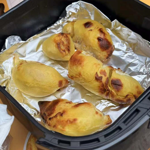 【鲜切榴莲肉🔥 】强烈推荐
一盒2斤带壳，#周榴莲·鲜切薄皮榴莲肉
榴莲味十足 入口即化的奶油口感，烤着吃更好吃 商品图3