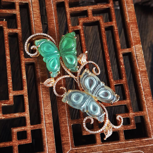 【天然正品】A货翡翠AU750黄金镶钻镶天然细腻冰种双色蝴蝶造型翡翠胸针吊坠两用款56.1*26.3*5.5MM（皆取最大值）280226HSD47 商品图7