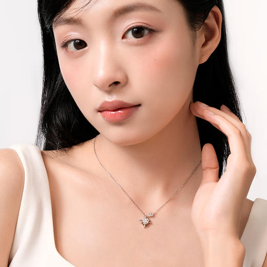 卡蒂罗KADER 星芒太阳项链 925银大颗爱心闪锆镶嵌创意独特向阳而生积极向上太阳花造型设计锁骨链 商品图3