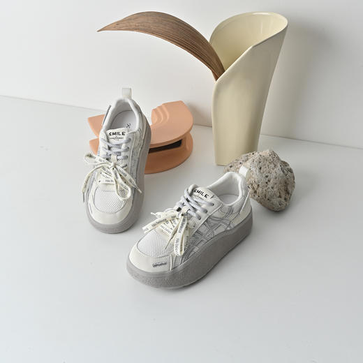 经典鲨2026年夏季专柜新品韩版摇摇底舒适透气潮流休闲鞋女KW316-629021 商品图1