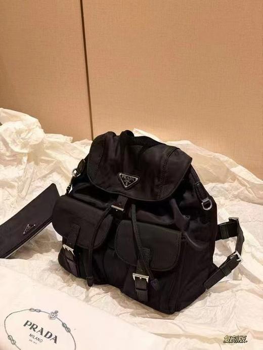 F031625春季新款尼龙大容量轻度防水超耐磨舒适时髦双肩包 商品图1