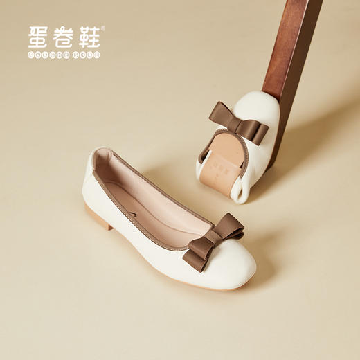 【舒适鞋服丨女款蝴蝶结蛋卷平底鞋】35-40码可选，采用新型回弹力、柔软舒适不易顶脚，鞋面采用超细纤维材质，透气又环保，复古拼色设计，时尚百搭，日常逛街、旅游、 开车、跳舞、上班都能穿 商品图11