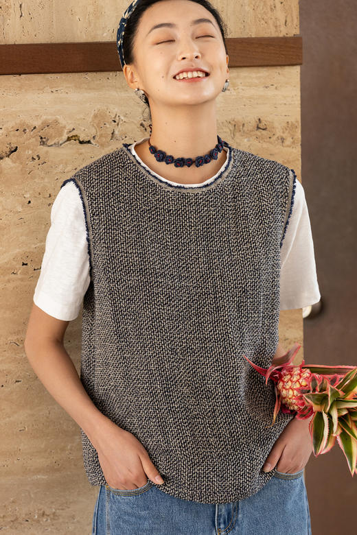 牧衣游原创 精细亚麻马夹女新款质朴肌理文艺圆领套头上衣 欣语 商品图5