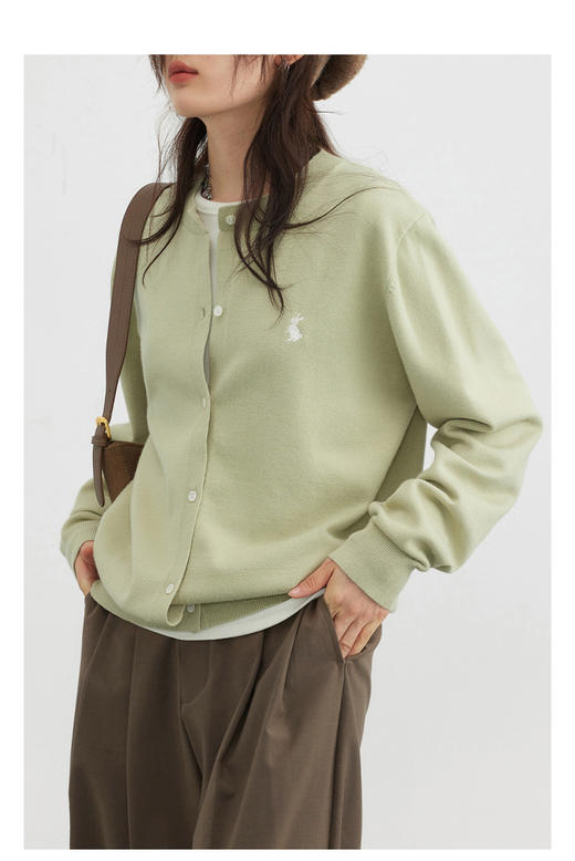 【春款刺绣纯色小开衫】宽松版型各种身材都可驾驭  日常单穿或者叠穿都推荐 精致的刺绣设计，软糯的线纱 商品图4