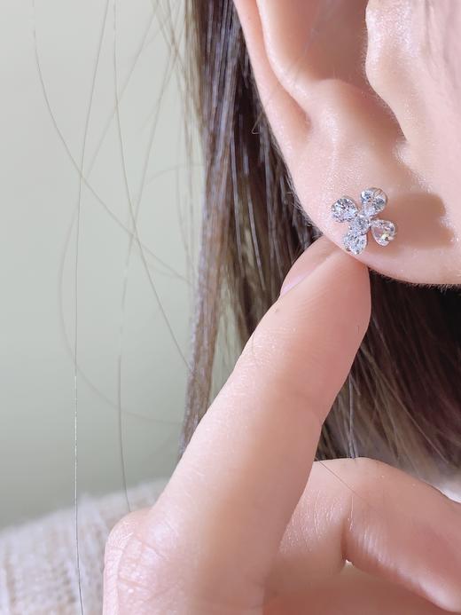 卡蒂罗KADER 璀璨四叶草耳钉 925银闪锆满铺幸运四叶草造型设计好运满怀耳饰 简约百搭睡觉免摘 商品图7