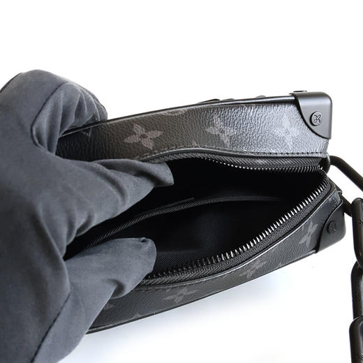 【95新】LV路易威登M44735黑老花黑武士mini soft trunk软盒子包单肩斜挎包中性款130326TB16 商品图7