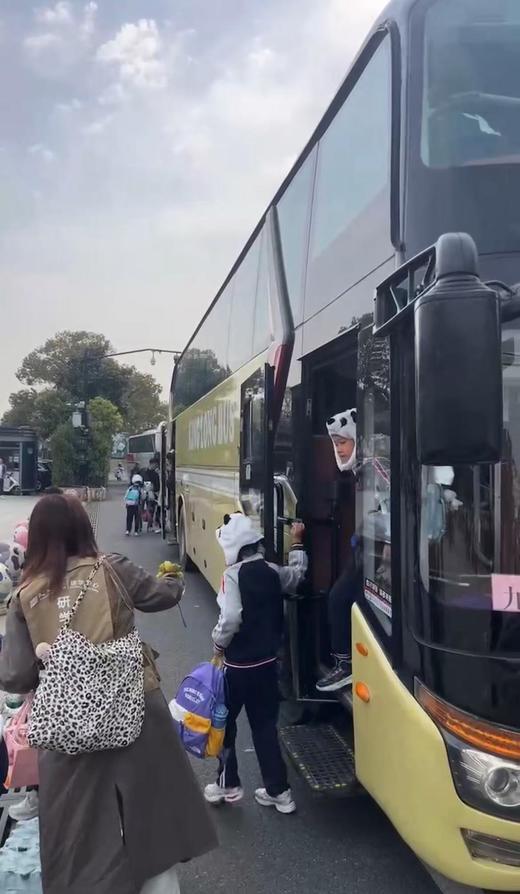 直发 北家拼色轻便双肩包，儿童书包，旅行包 随包赠送露营垫 商品图4