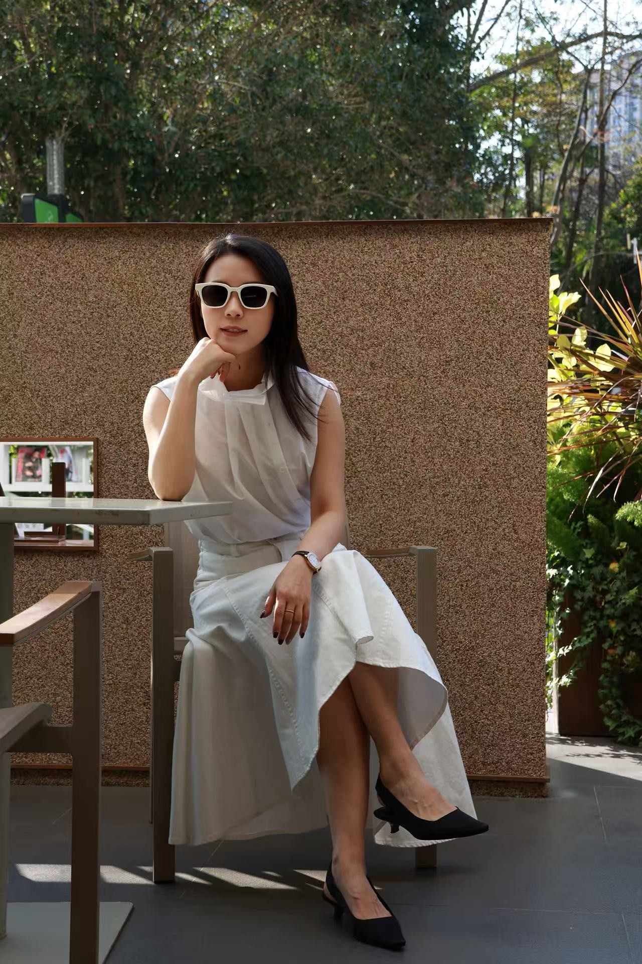 四季可穿褶领圆摆衬衫