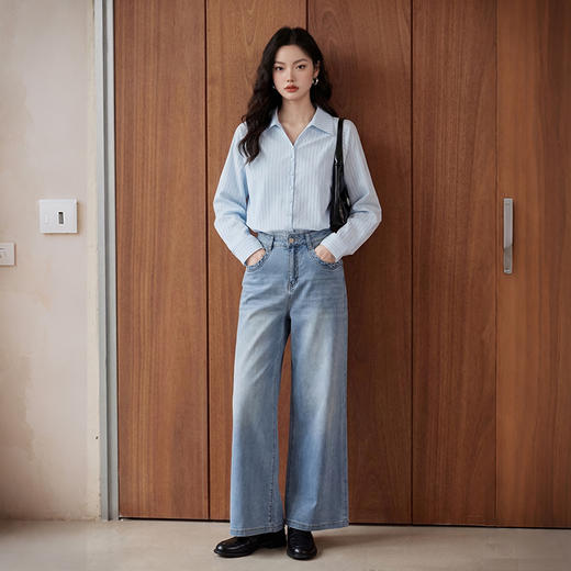【限时秒杀】西遇浅蓝细条纹翻领衬衫女2026春季新款宽松显瘦V领长袖通勤衬衣10260084 商品图3