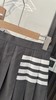 F0316118四季可穿新款前短后长不对称白杠灰色百褶短裙 商品缩略图3