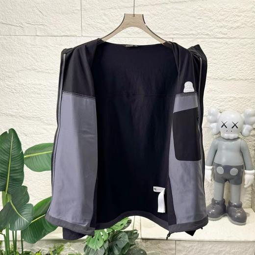 F031698全压胶防水软壳男女同款立领夹克情侣休闲外套 商品图4