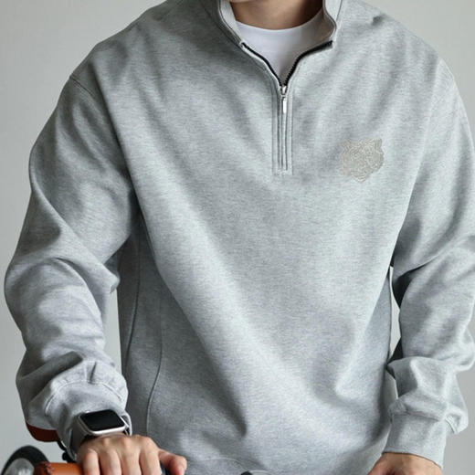 【 男士虎头半拉链卫衣】一眼显型， 重磅320g华棉复合牛奶丝，舒适亲肤；无论是单穿或叠穿都很有型！ 商品图4