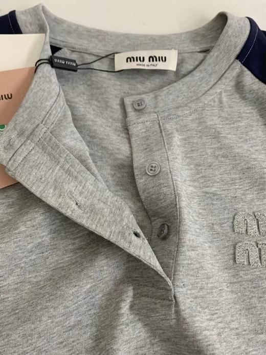 F031685早春学院风氛围感拉满贴布绣撞色半开领开衫短袖 商品图4