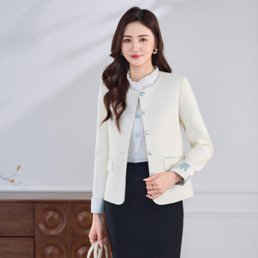 「自」全新升级【铂金会员183/天猫239/差价56】(21745)洛诗琳气质小香风外套女2026新款高级感新中式轻国风西服 商品图3