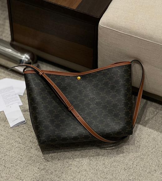 疯抢预警！！ CELINE凯旋门soft shopper棕色托特包……子母袋设计，能装下全世界 商品图0