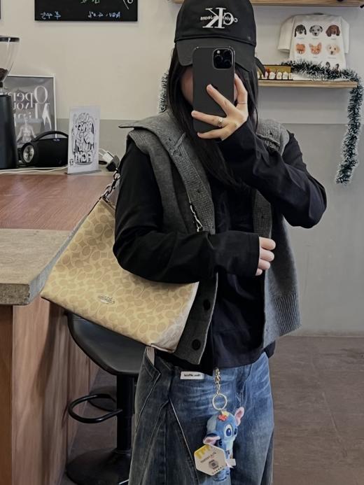 三色流浪包  蔻驰！！毒家，菏泽老牌工厂 COACH Laurel 31 大容量流浪包 商品图3