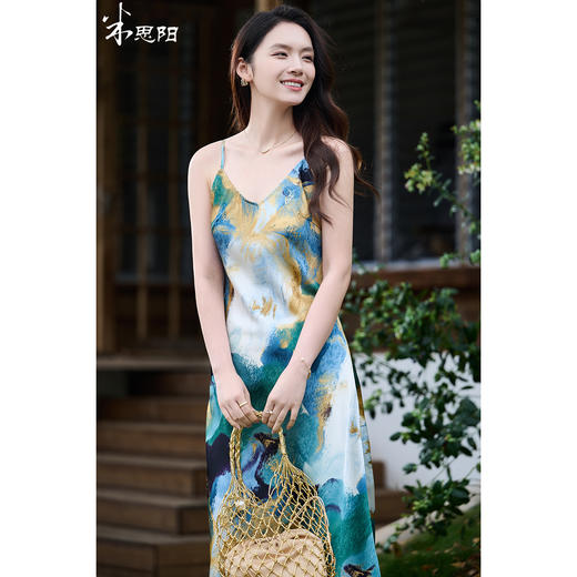 艺术油画吊带裙 米思阳2026春夏新款法式优雅气质缎面连衣裙蓝绿金撞色印花长裙1071 商品图0