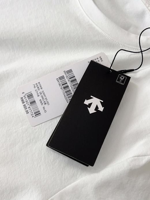 点此购买 DESCENTE迪桑特综训运动健身男士凉感短袖T恤 QK342371 商品图9