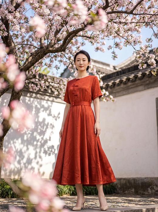 HJ2S86_银朱色_连衣裙_夏季_新中式圆领流苏盘扣提花缎面收腰显瘦气质 A 字长裙_高级女装_BERNIEELEN 伯妮斯茵 商品图0