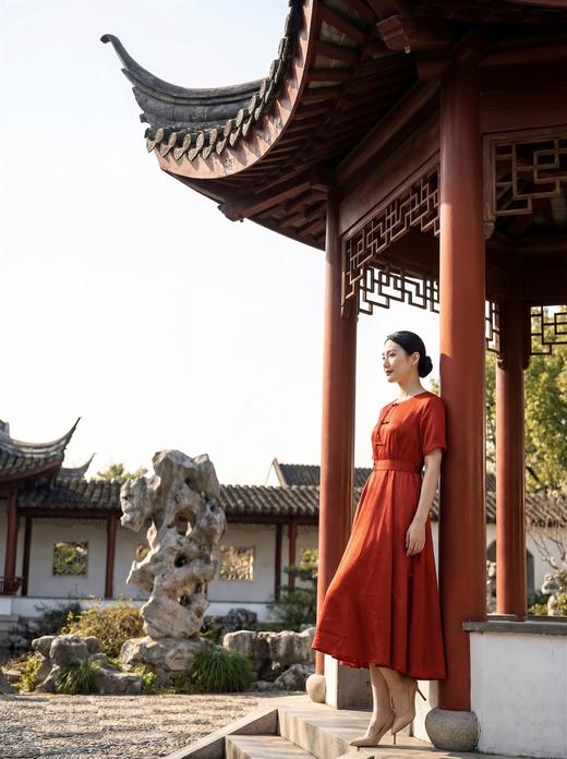 HJ2S86_银朱色_连衣裙_夏季_新中式圆领流苏盘扣提花缎面收腰显瘦气质 A 字长裙_高级女装_BERNIEELEN 伯妮斯茵 商品图2