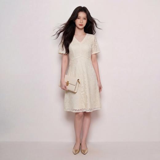 奢姿大码女装2026夏季减龄流苏蕾丝连衣裙胖妹妹V领轻奢时尚裙子9962872126 商品图0