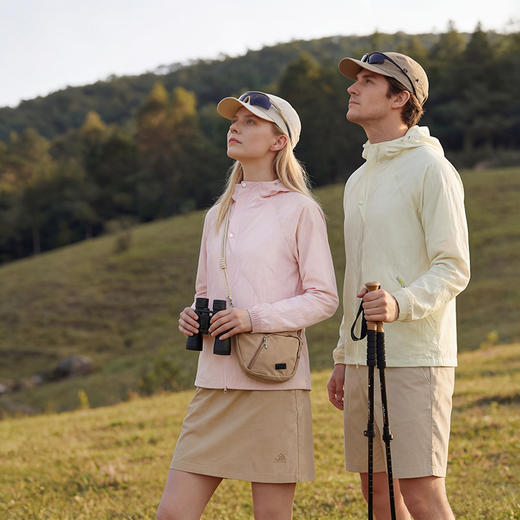 【SCWJ-硬核机能泡泡格情侣防晒服】凉感面料防晒UPF50+、防水防油污抗皱耐磨、男女同款修身版型、做工走线精细、时尚潮流百搭山系风、一件=防晒衣+防晒帽+防晒袖+防晒霜+薄外套+太阳伞 商品图7