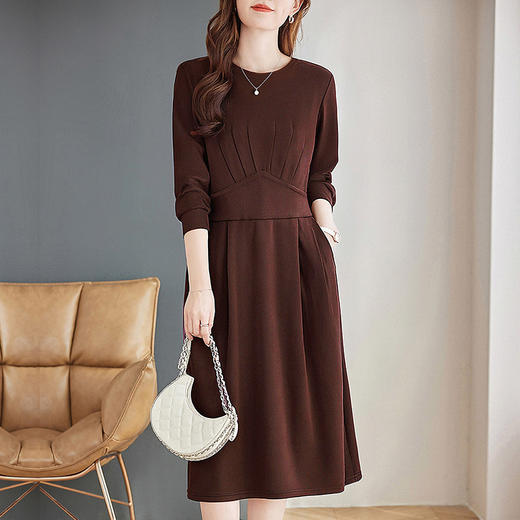高级长袖连衣裙女2026新款冬装胖MM大码女装洋气宽松直筒圆领裙子 商品图0