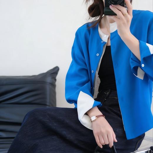 省去叠穿烦恼✨ 克莱因蓝撞色假两件开衫｜通勤懒人福音【克莱因蓝纯棉假两件拼接衬衫】能让你在人群中一秒脱颖而出的宝藏单品 商品图4