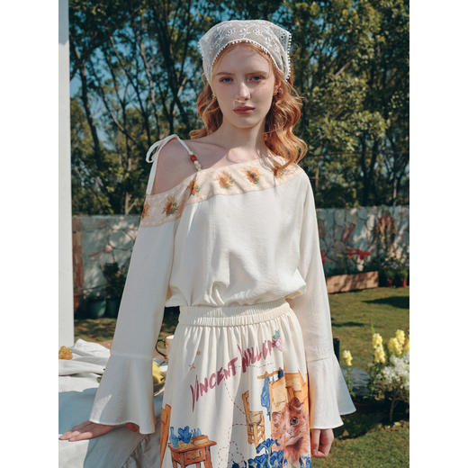 两三事梵高文艺 浅叙时分 2026夏季新款温柔风印花单边露肩衬衫女 商品图1