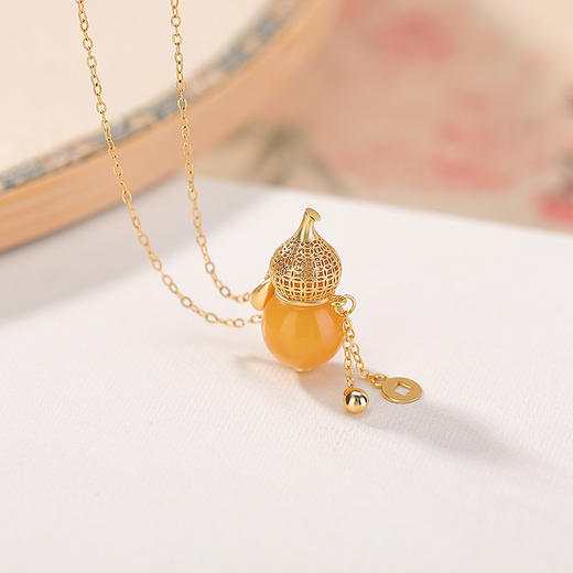 【福禄纳财】S925纯银镀金水红蜜蜡葫芦铜钱镂空吊坠【CW-DZ07250】 商品图2