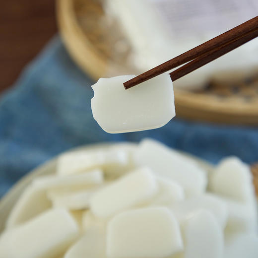 【轻松做到饭菜一锅出  软糯筋道超好吃】宁波水磨年糕 3袋  配料只有大米、水和食盐  简单干净  口感软糯Q弹米香十足  久煮不易烂  做法还多样 商品图5