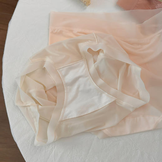 【守护私密健康❗️轻奢冰丝面膜裤】花卉蕾丝拼接“精致叉减龄” 舒适高腰零東缚感！触感丝滑冰凉，夏季穿着不闷热黏腻，蚕丝裆柔软高腰女冰丝三角裤速干L 商品图3