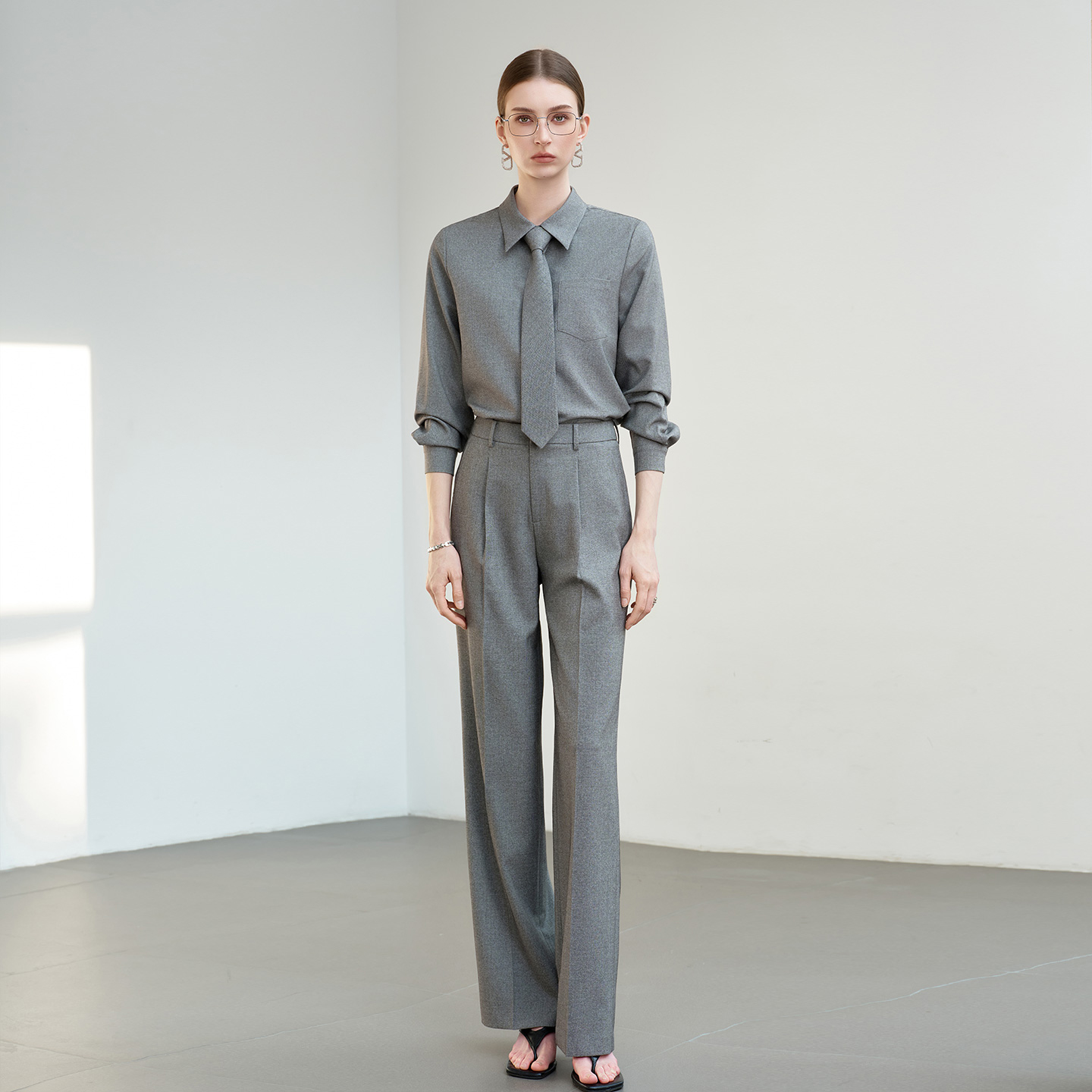 IWY/薄暮灰色【轻商务精英风】通勤优雅衬衫阔腿裤套装出差懒人穿搭B602+P2745
