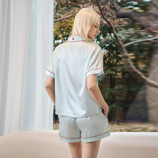 Solo seta22姆米玻尿酸真丝睡衣套装桑蚕丝短袖短裤刺绣家居服 商品图3
