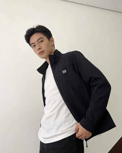 点此购买 可隆春秋季男士立领软壳夹克 yw 342418 商品图3