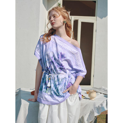 两三事梵高文艺 野境生花 2026夏季新款复古印花绑带一字领t恤女 商品图1