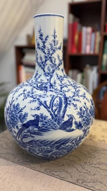 柴窑锦上添花天球瓶 商品图0