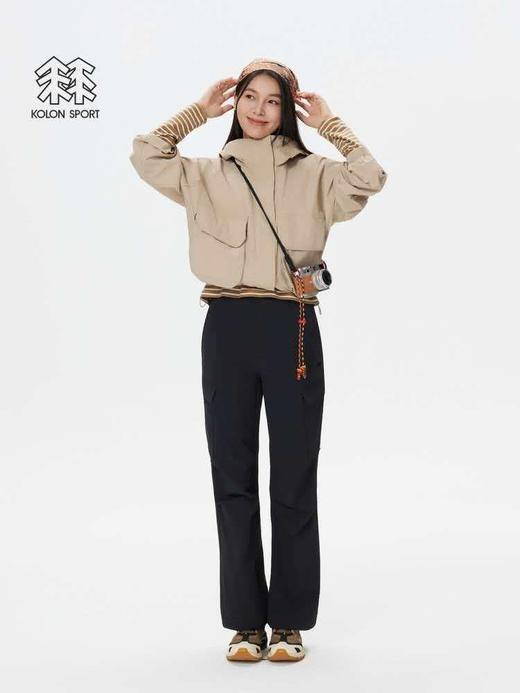 点此购买 可隆春秋季户外休闲衣女士露营短款宽松夹克运动外套 ss 342501 商品图3