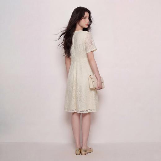 奢姿大码女装2026夏季减龄流苏蕾丝连衣裙胖妹妹V领轻奢时尚裙子9962872126 商品图3