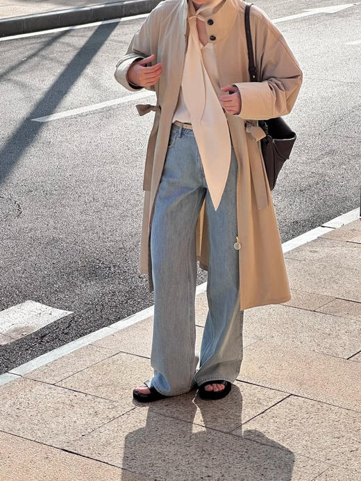 全棉牛仔阔腿长裤 经典浅蓝环保牛仔裤 意大利进口环保牛仔面料 经典畅销裤型 轻松拿捏高级氛围感 阔腿版型 显瘦显高一步到位 商品图7