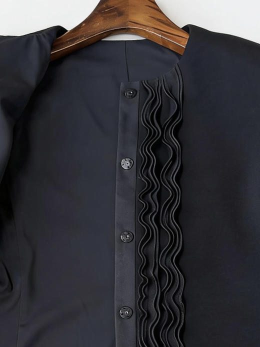 新款春夏外套。 杏色蓝色黑色自己备注号码颜色。 商品图8