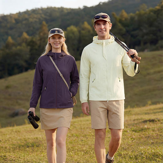 【SCWJ-硬核机能泡泡格情侣防晒服】凉感面料防晒UPF50+、防水防油污抗皱耐磨、男女同款修身版型、做工走线精细、时尚潮流百搭山系风、一件=防晒衣+防晒帽+防晒袖+防晒霜+薄外套+太阳伞 商品图8